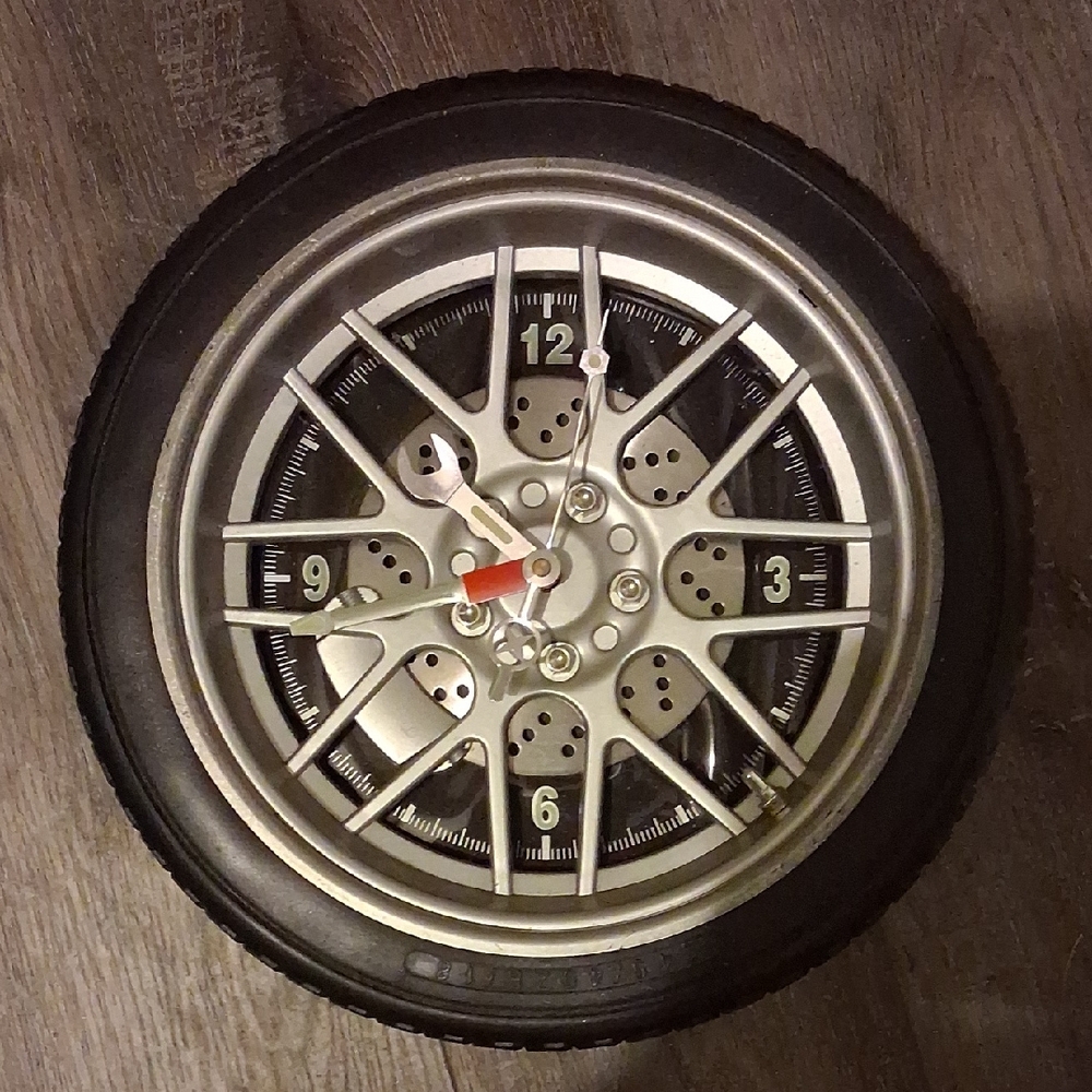 Tire Clock